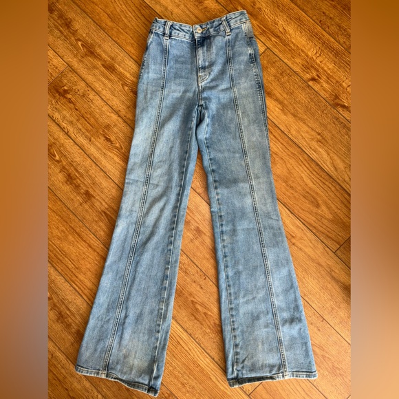 We The Free Wide Leg Flare long Jeans Size 25 -medium wash - Picture 1 of 11